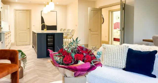 For beautiful flowers that make every occasion special, there’s only one place to go - @Edwards_Flowers in Ashley Cross. Stunning arrangements every time! ✨🌸

#flowersbouquet #flowersbox #flowersarrangement #redrosesbouquet #dorsetflowers #poolebusiness #ashleycrosspoole #ashleycross